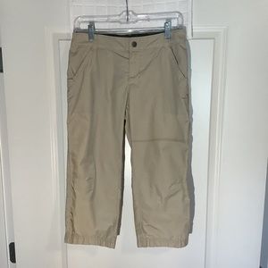 Columbia Capri Pants Khaki Size 4